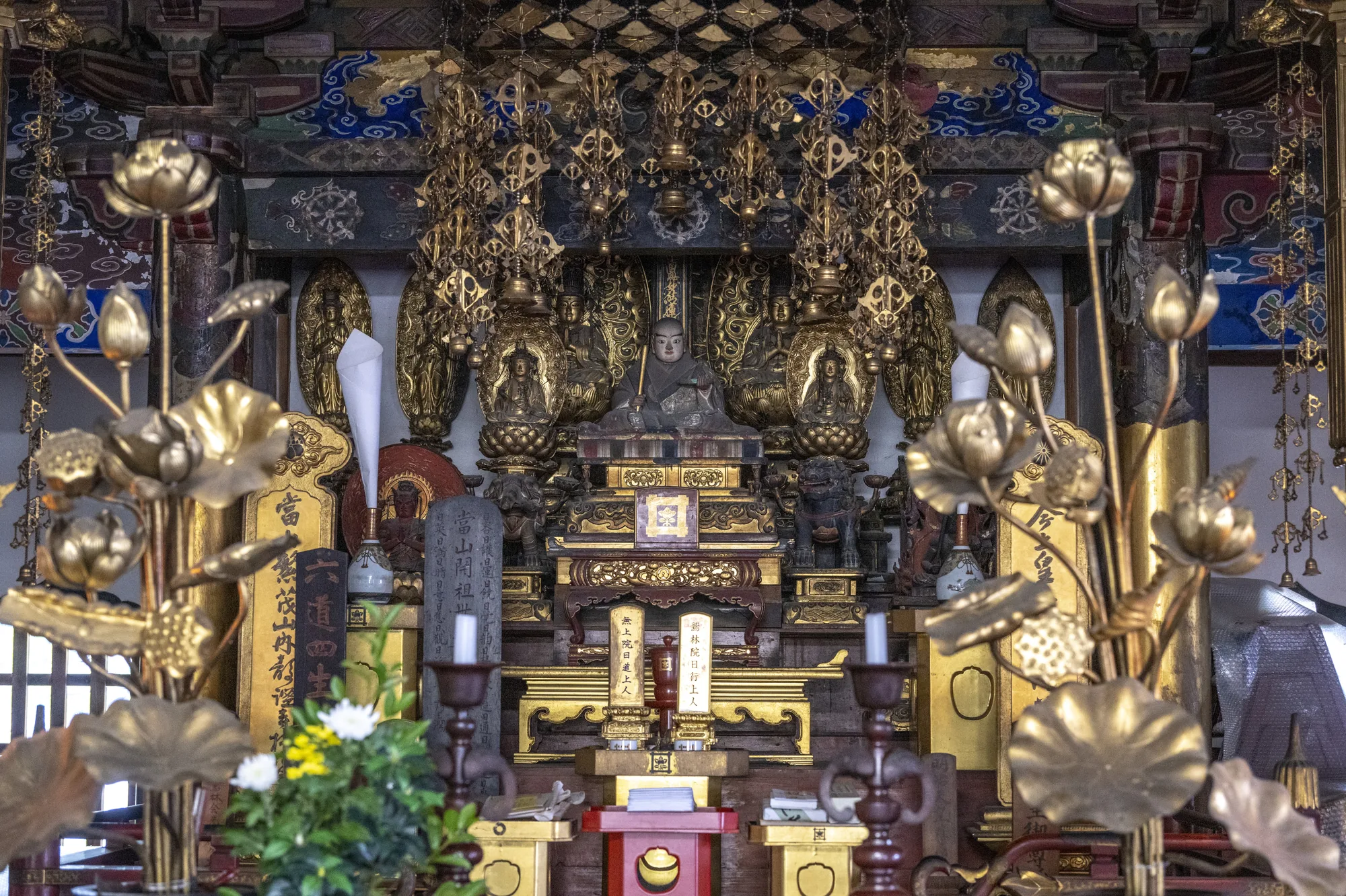 常在寺の内陣